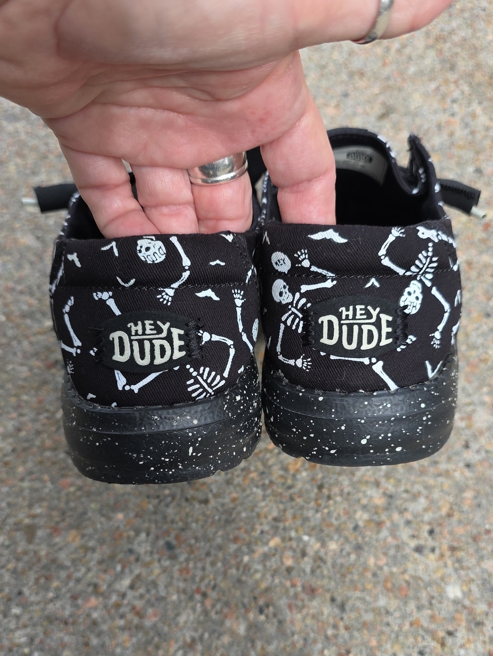 Hey Dude Wendy Skeletons Black Glow In The Dark Skulls Bats Halloween Size 7 - Picture 7 of 11